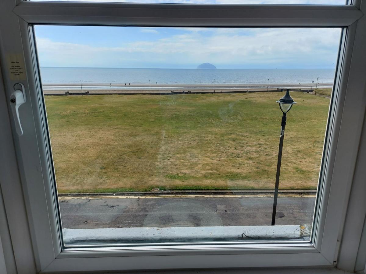 Girvan Guest House Extérieur photo
